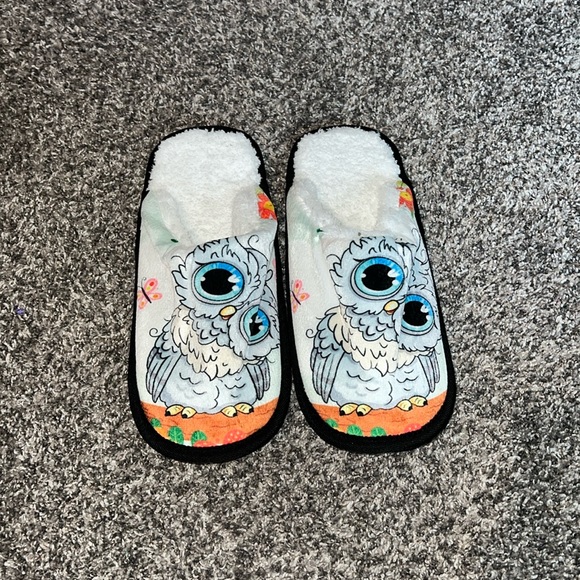 Owl Slippers- Brand New/ Never Worn! - Picture 1 of 1